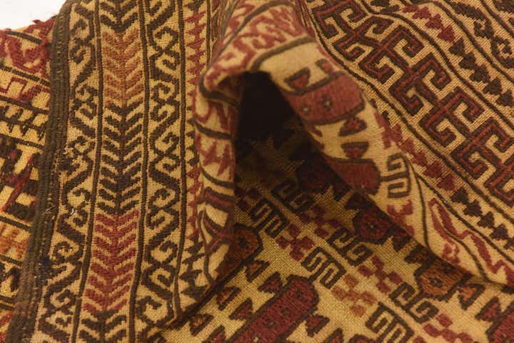 4' x 6' 4 Hand Knotted Sumak Wool Rug