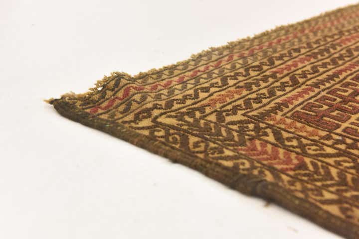 4' x 6' 4 Hand Knotted Sumak Wool Rug