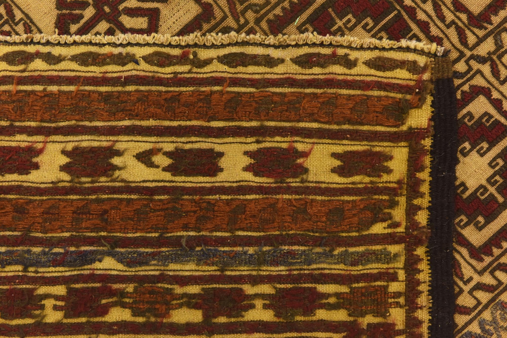 3' 11 x 6' 9 Hand Knotted Sumak Wool Rug