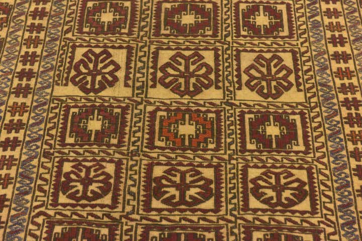 3' 11 x 6' 9 Hand Knotted Sumak Wool Rug