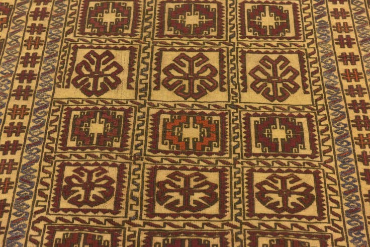 Detail image of 3' 11 x 6' 9 Hand Knotted Sumak Wool Rug