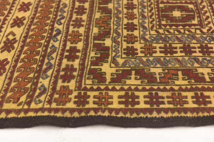 3' 11 x 6' 9 Hand Knotted Sumak Wool Rug