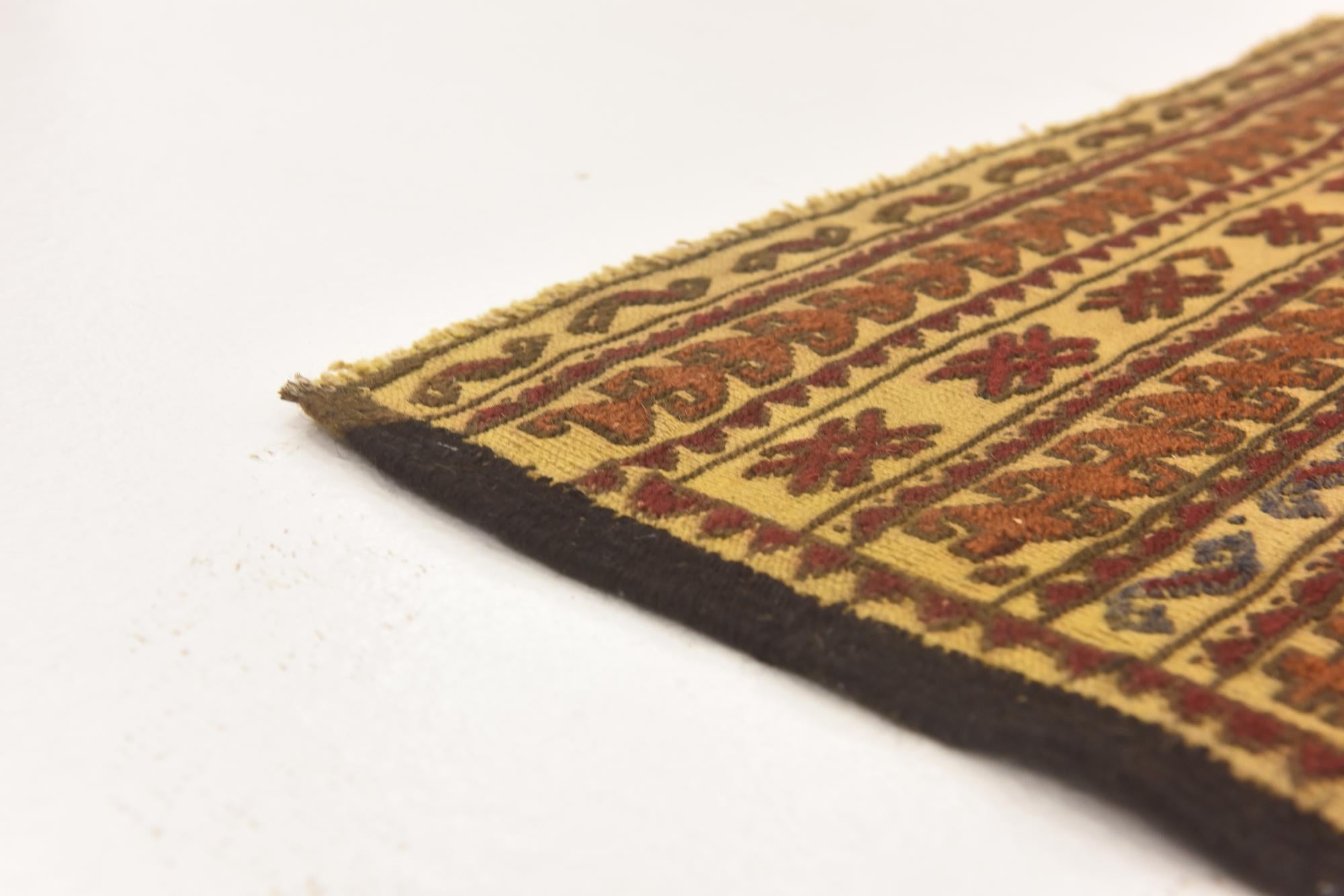 3' 11 x 6' 9 Hand Knotted Sumak Wool Rug