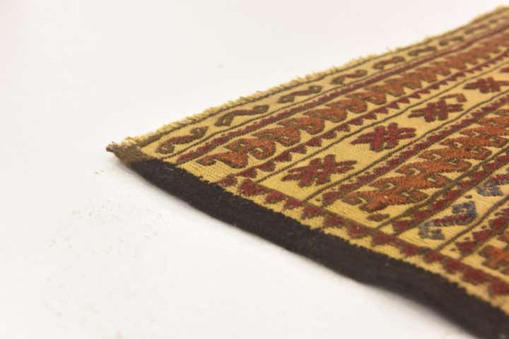 3' 11 x 6' 9 Hand Knotted Sumak Wool Rug