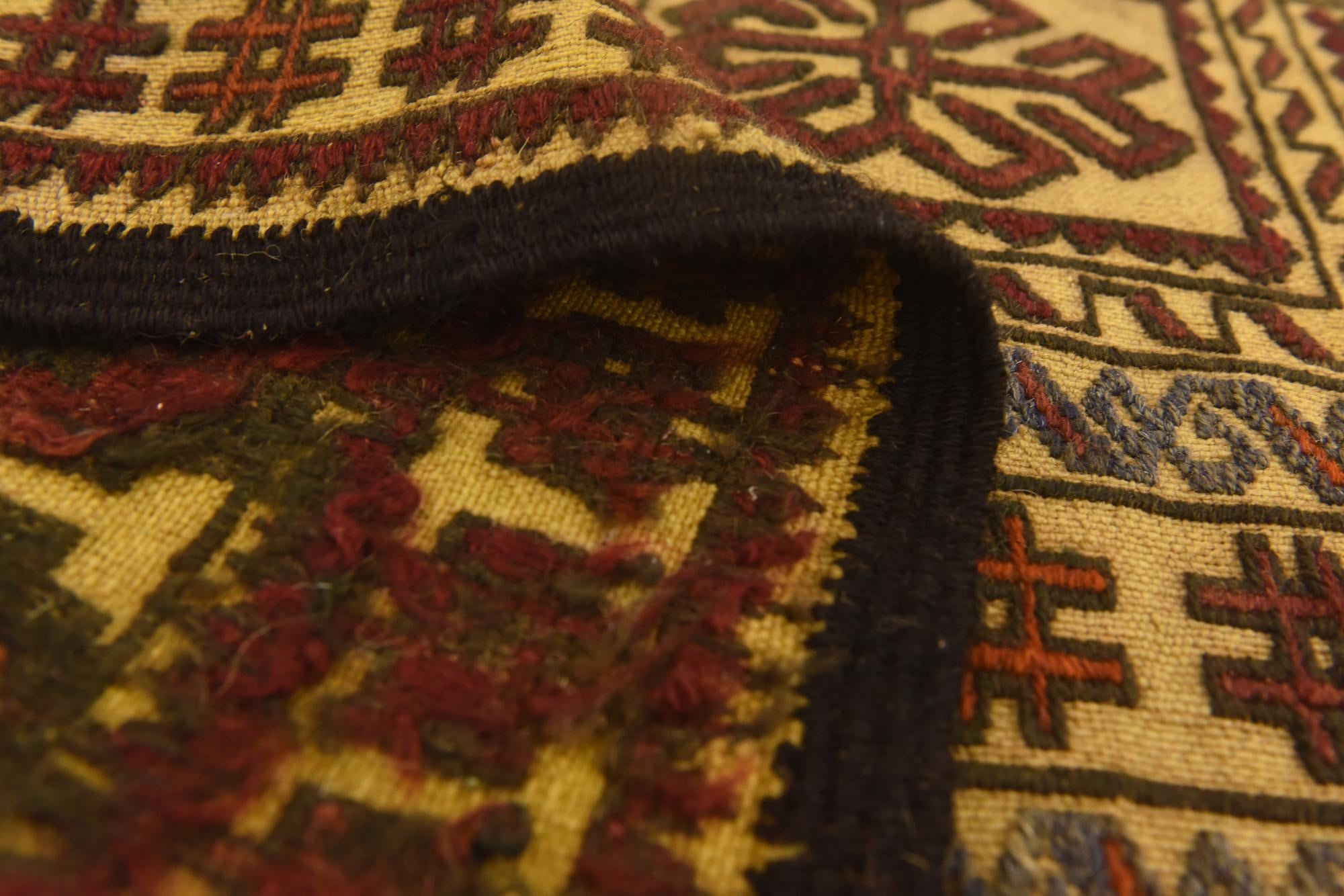3' 11 x 6' 9 Hand Knotted Sumak Wool Rug
