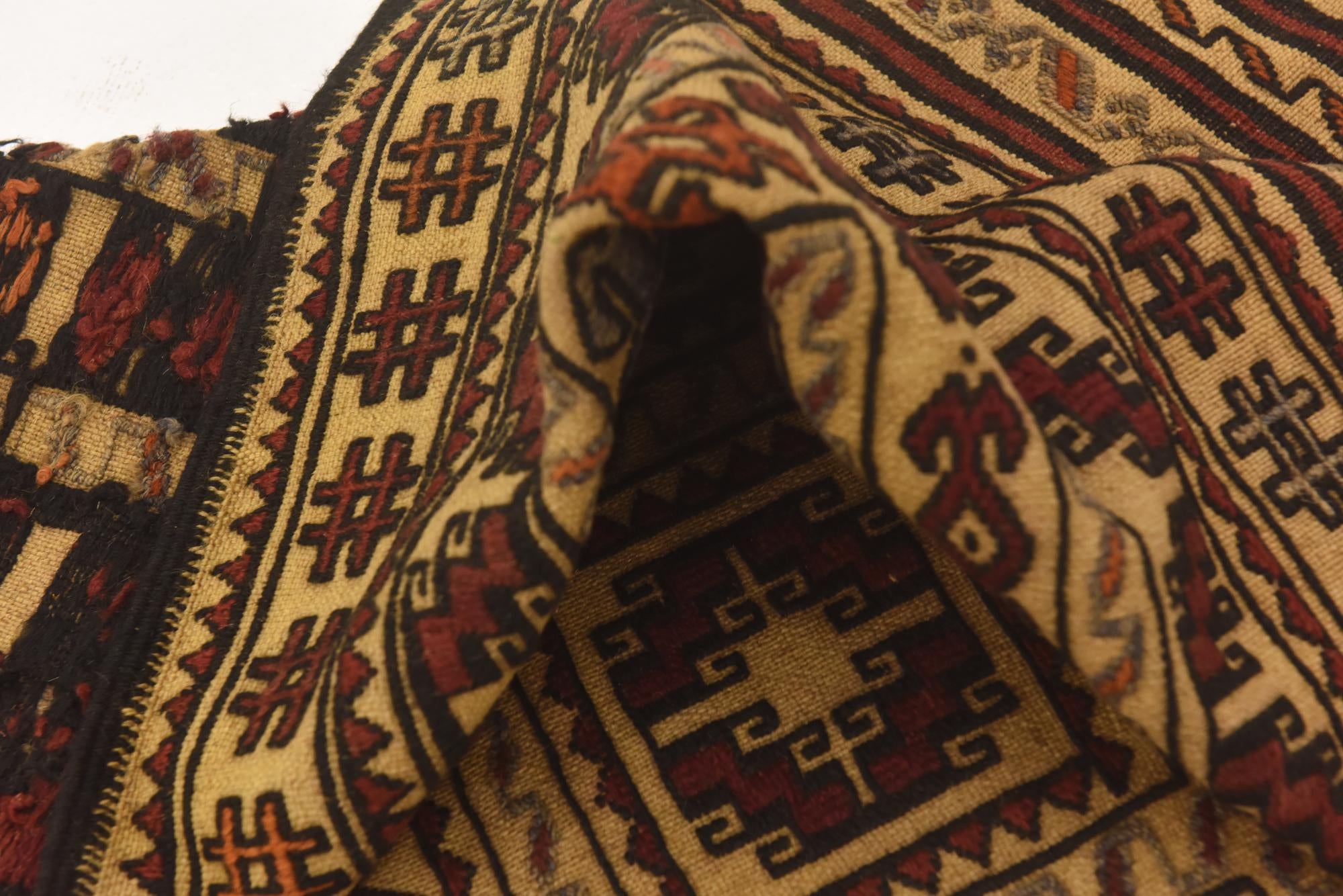 3' 11 x 6' 8 Hand Knotted Sumak Wool Rug