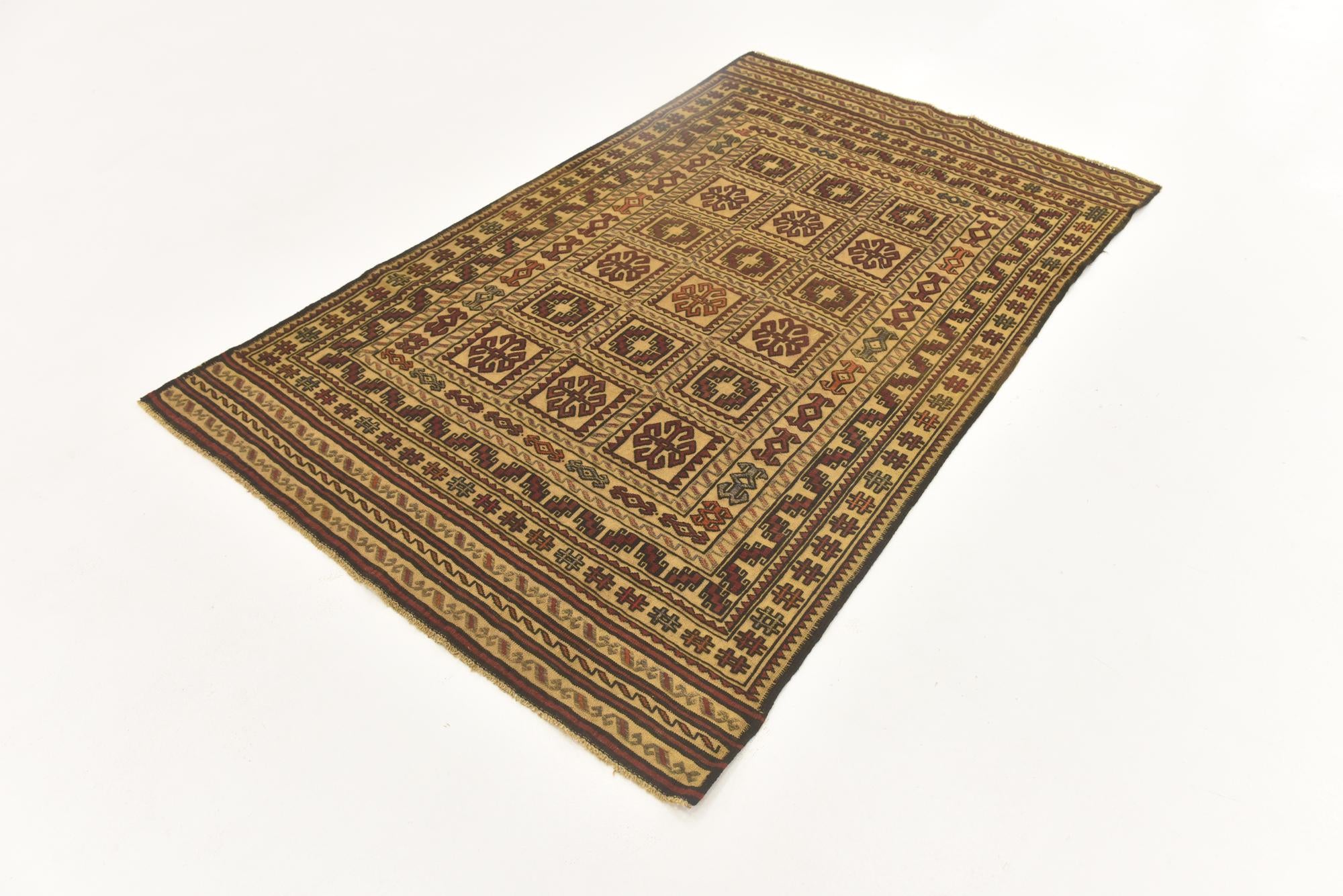 3' 11 x 6' 8 Hand Knotted Sumak Wool Rug