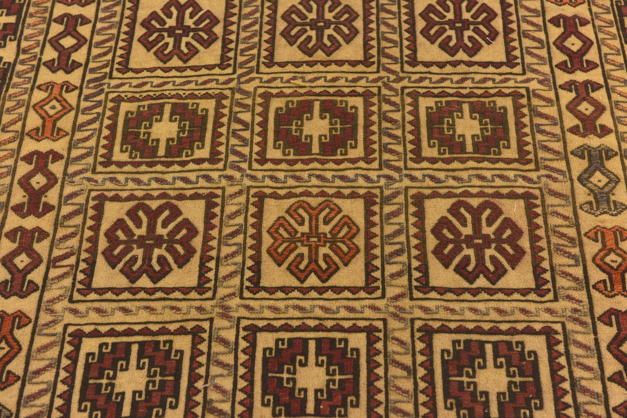 3' 11 x 6' 8 Hand Knotted Sumak Wool Rug