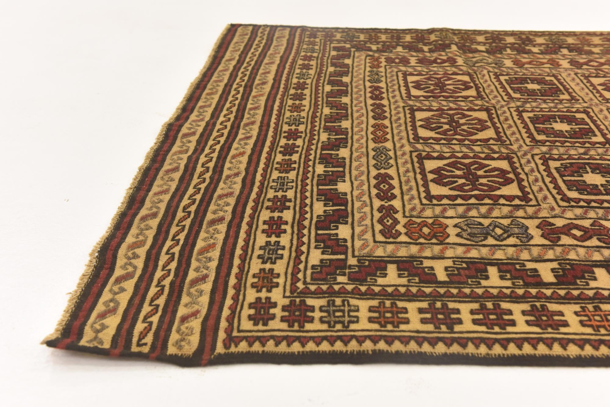 3' 11 x 6' 8 Hand Knotted Sumak Wool Rug