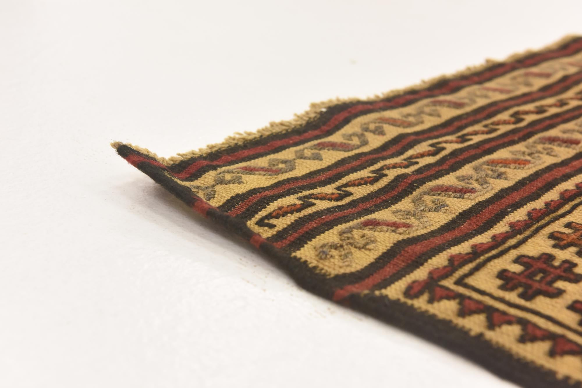 3' 11 x 6' 8 Hand Knotted Sumak Wool Rug