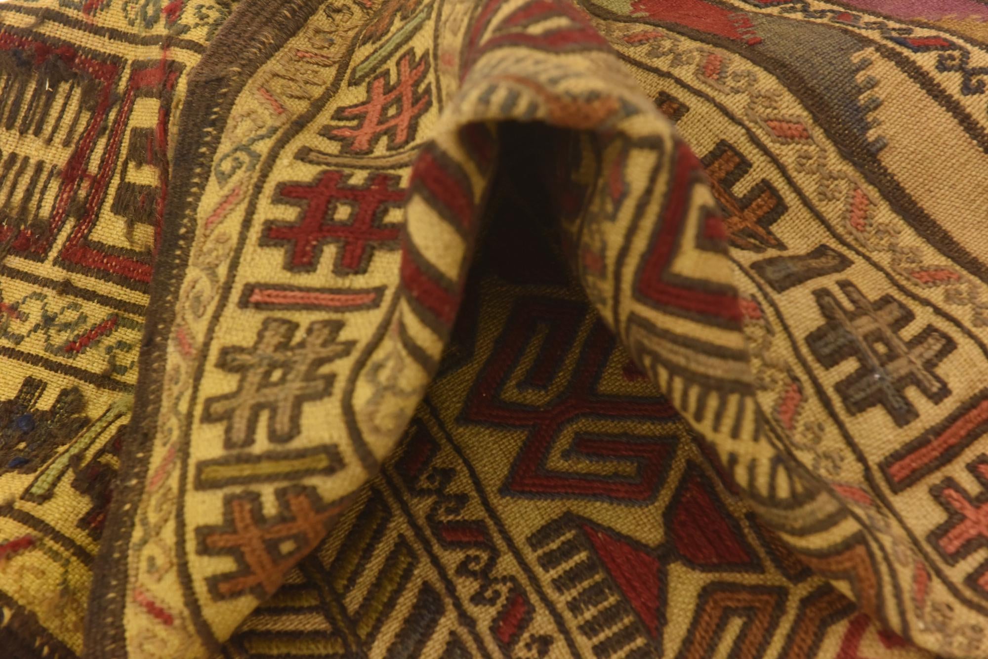 3' 11 x 6' 8 Hand Knotted Sumak Wool Rug