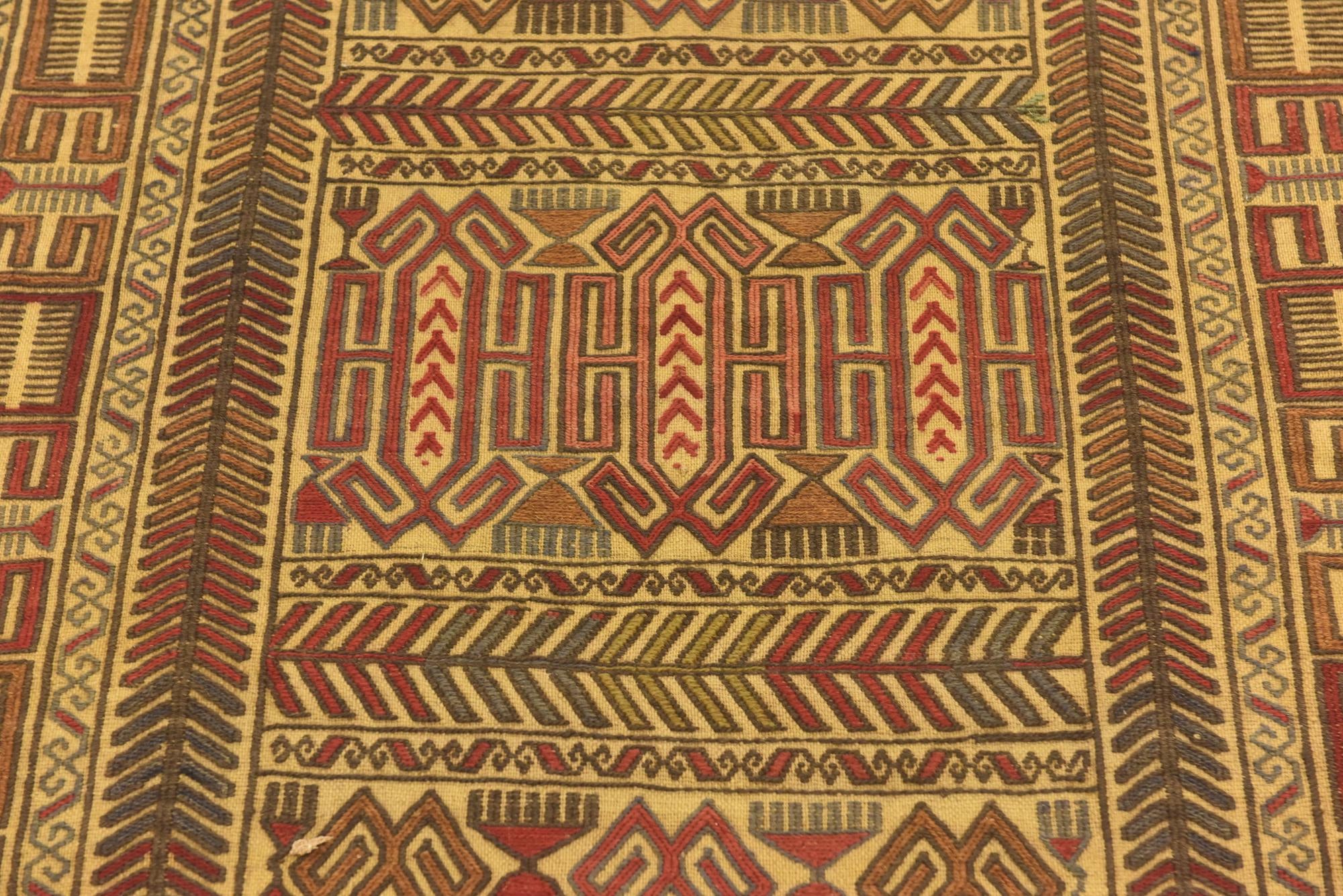 3' 11 x 6' 8 Hand Knotted Sumak Wool Rug