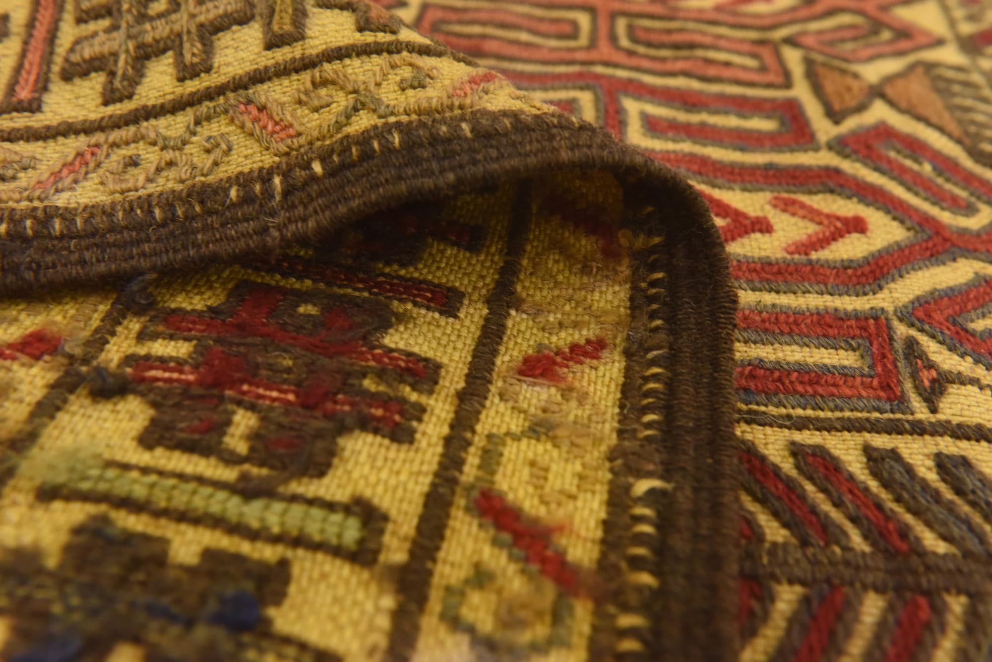 3' 11 x 6' 8 Hand Knotted Sumak Wool Rug