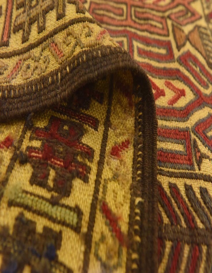 Detail image of 3' 11 x 6' 8  Hand Knotted Sumak Wool Rug