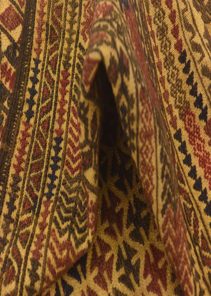 3' 11 x 6' 7 Hand Knotted Sumak Wool Rug