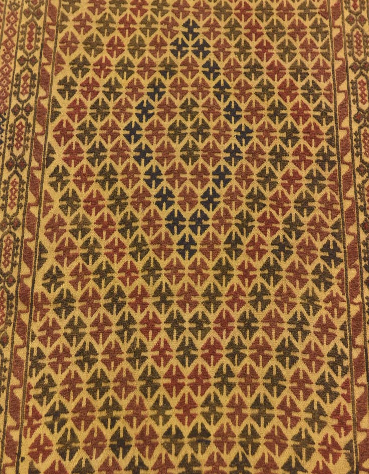 Detail image of 3' 11 x 6' 7 Hand Knotted Sumak Wool Rug