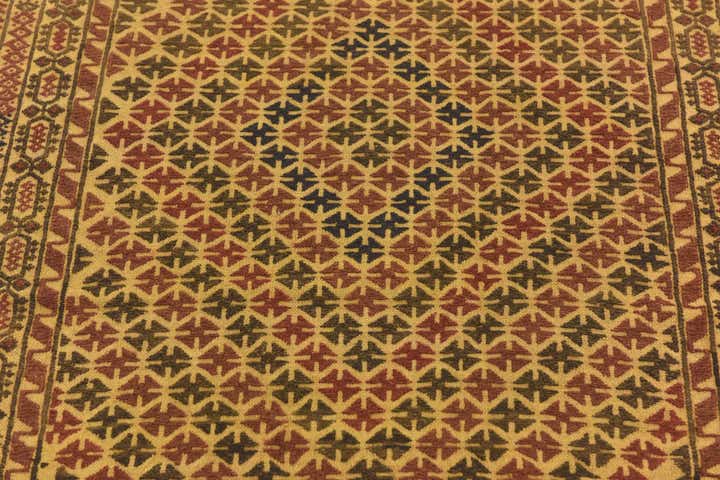 3' 11 x 6' 7 Hand Knotted Sumak Wool Rug