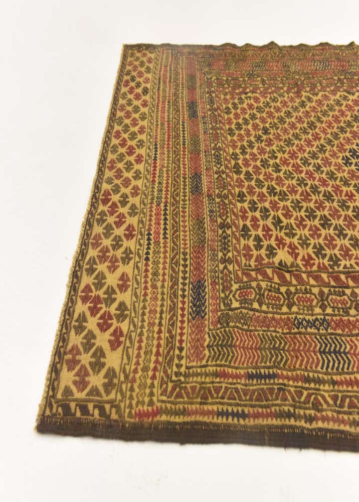 3' 11 x 6' 7 Hand Knotted Sumak Wool Rug