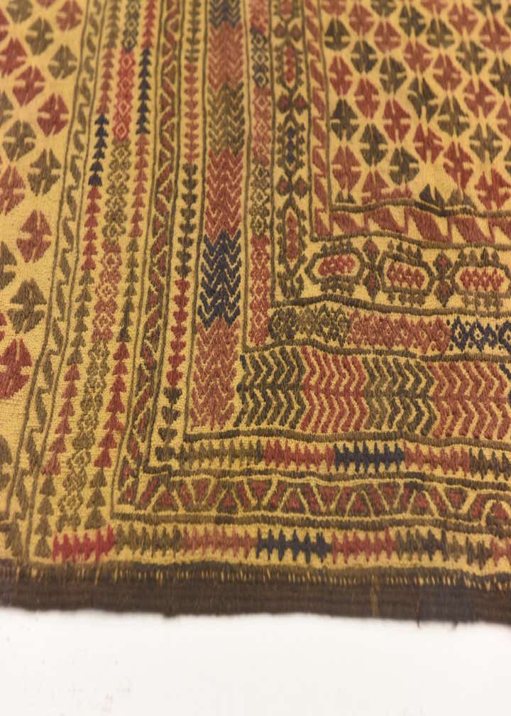 3' 11 x 6' 7 Hand Knotted Sumak Wool Rug
