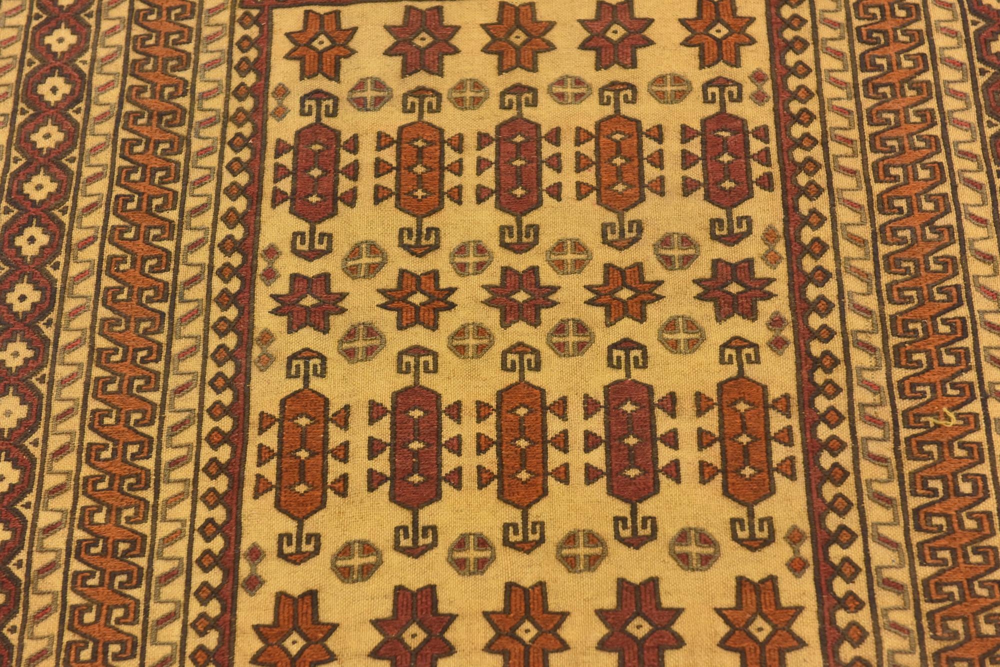 4' x 6' 4 Hand Knotted Sumak Wool Rug