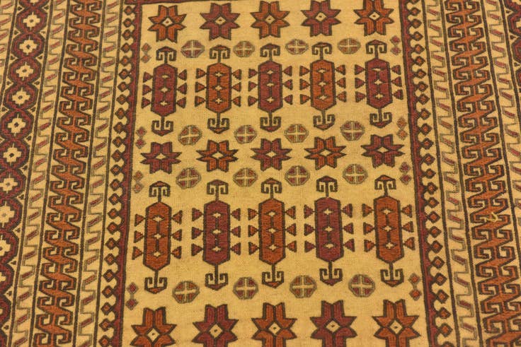 Detail image of 4' x 6' 4 Hand Knotted Sumak Wool Rug