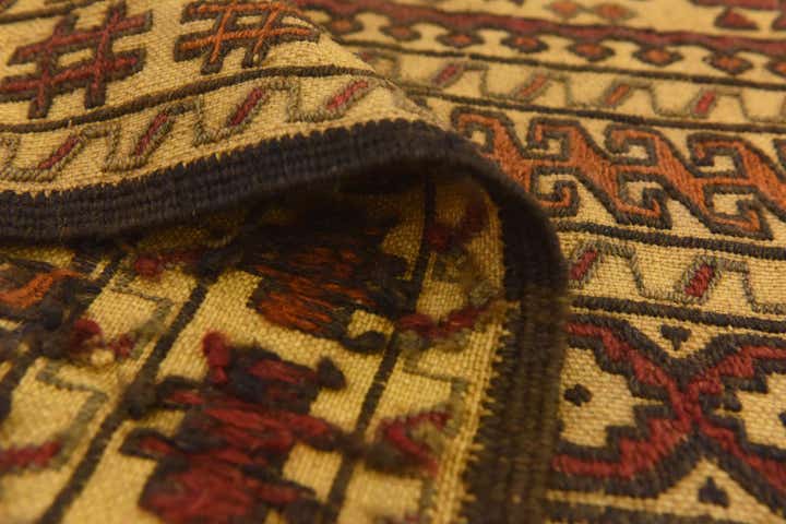 4' x 6' 4 Hand Knotted Sumak Wool Rug