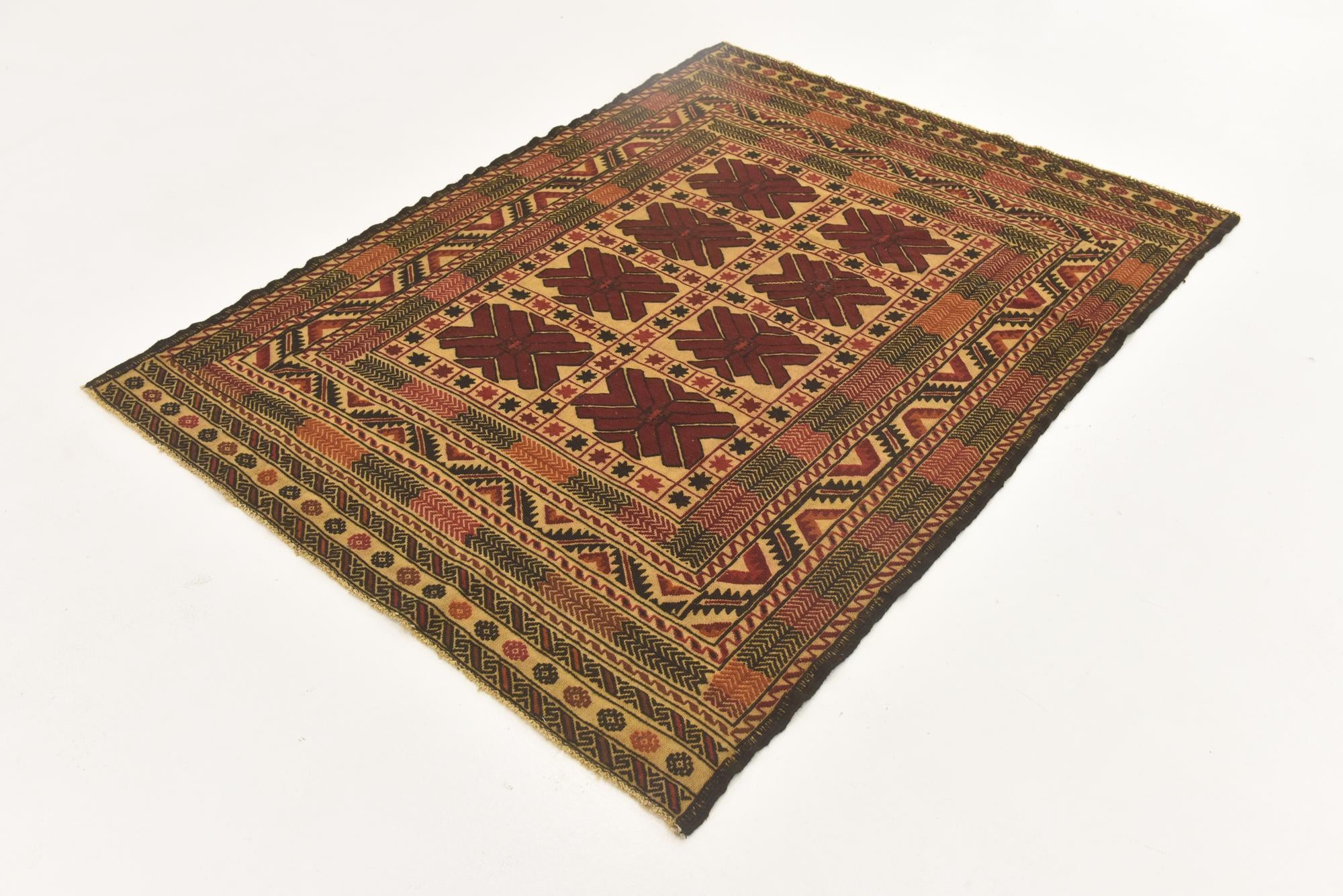 4' 7 x 6' 3 Hand Knotted Sumak Wool Rug