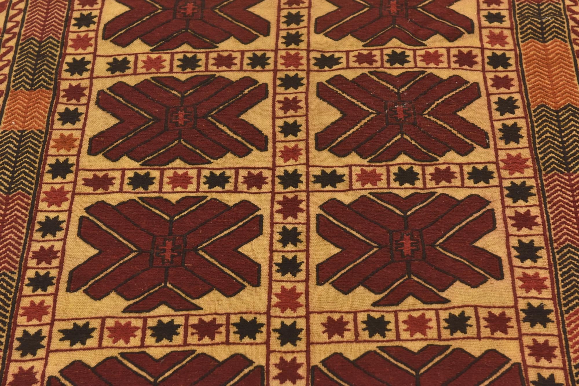 4' 7 x 6' 3 Hand Knotted Sumak Wool Rug