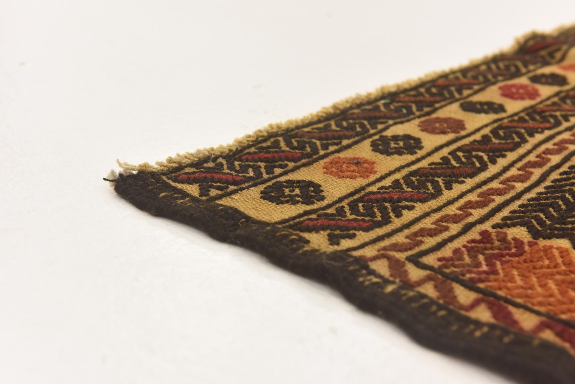 4' 7 x 6' 3 Hand Knotted Sumak Wool Rug