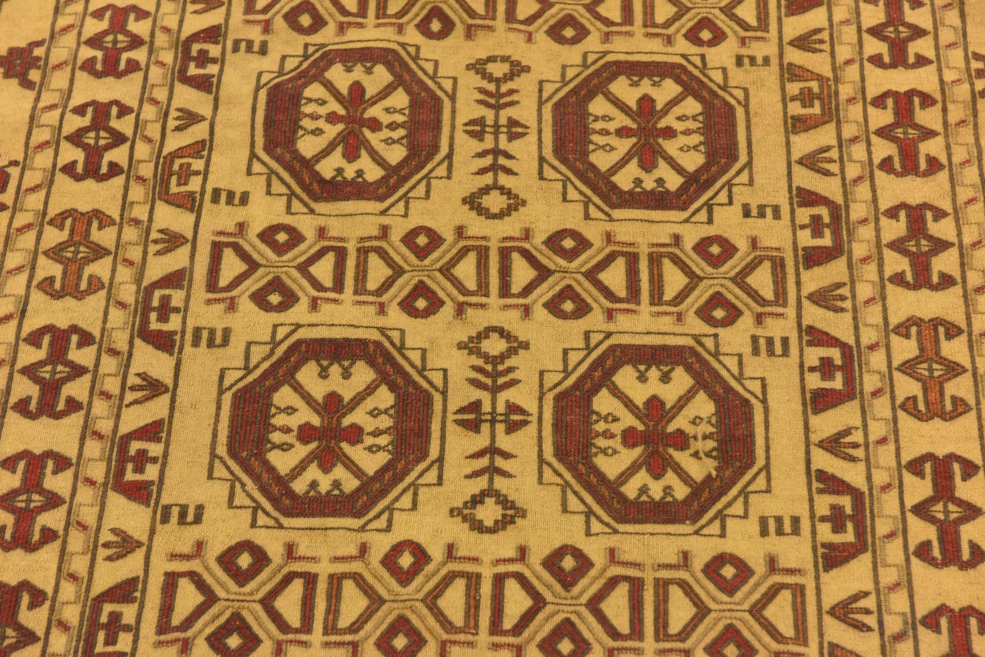 4' 1 x 6' 6 Hand Knotted Sumak Wool Rug