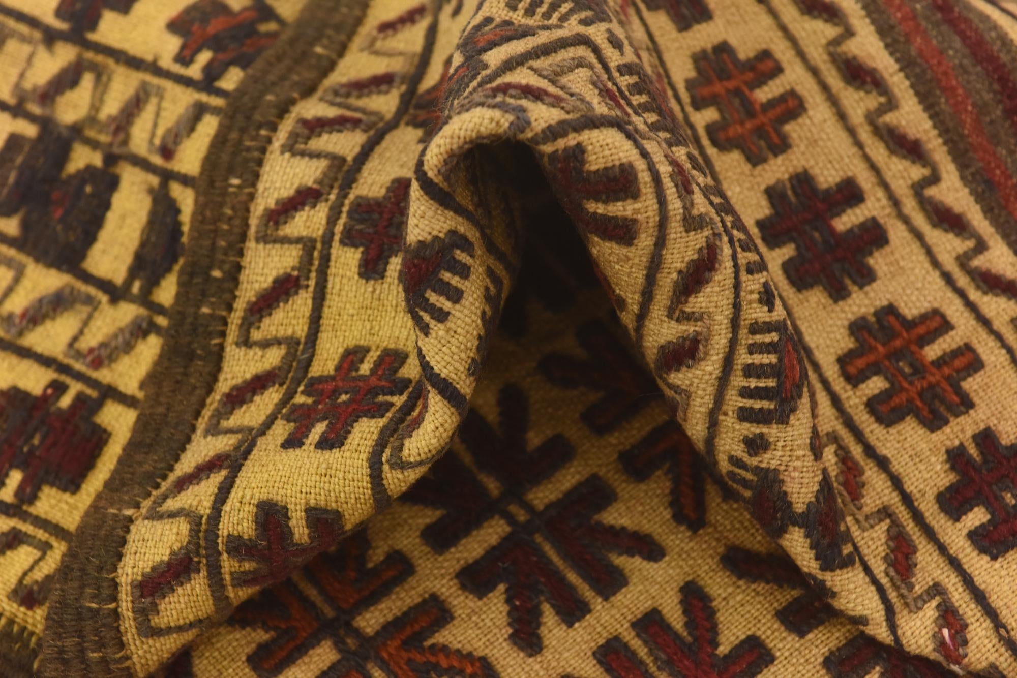 4' x 6' 1 Hand Knotted Sumak Wool Rug