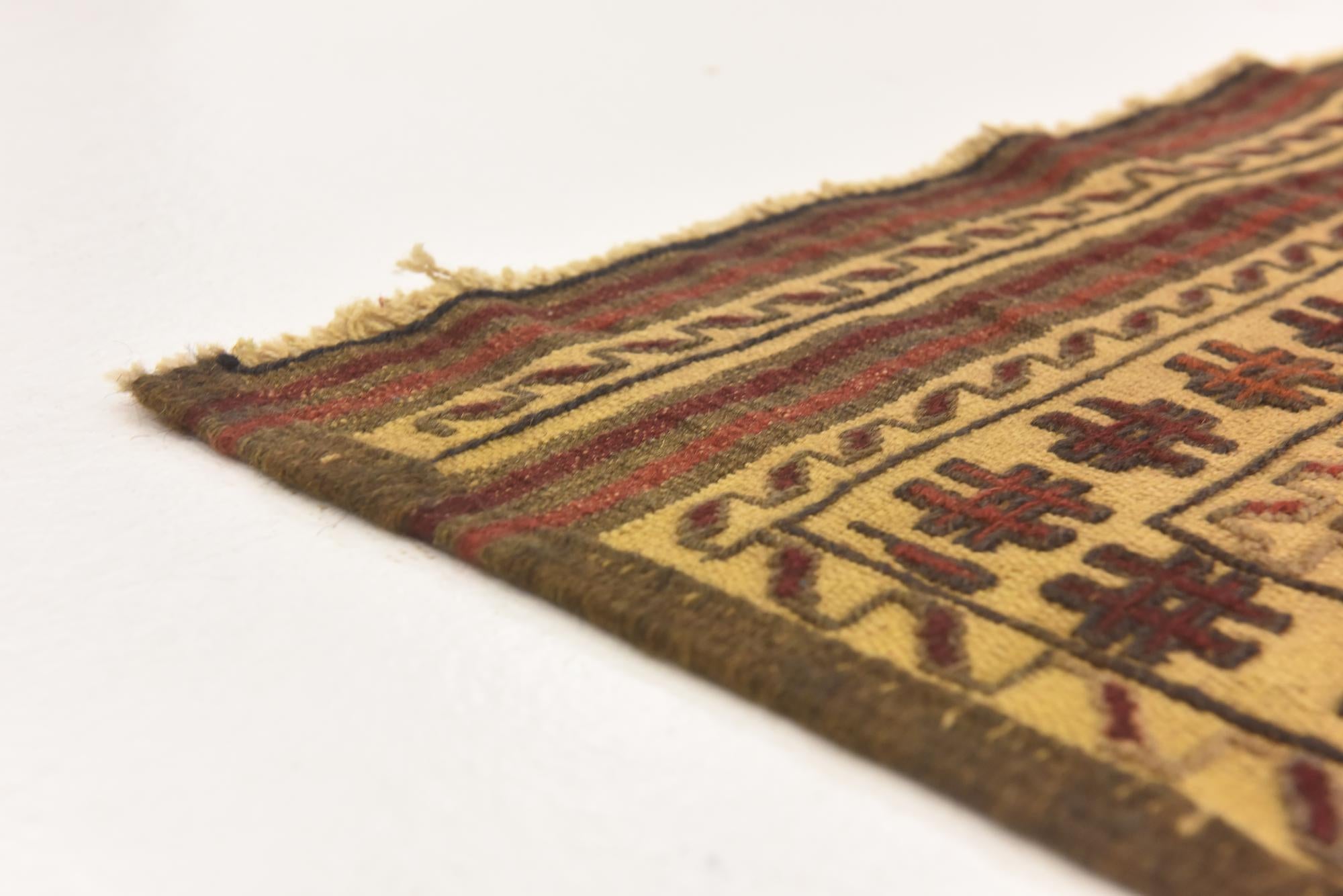 4' x 6' 1 Hand Knotted Sumak Wool Rug