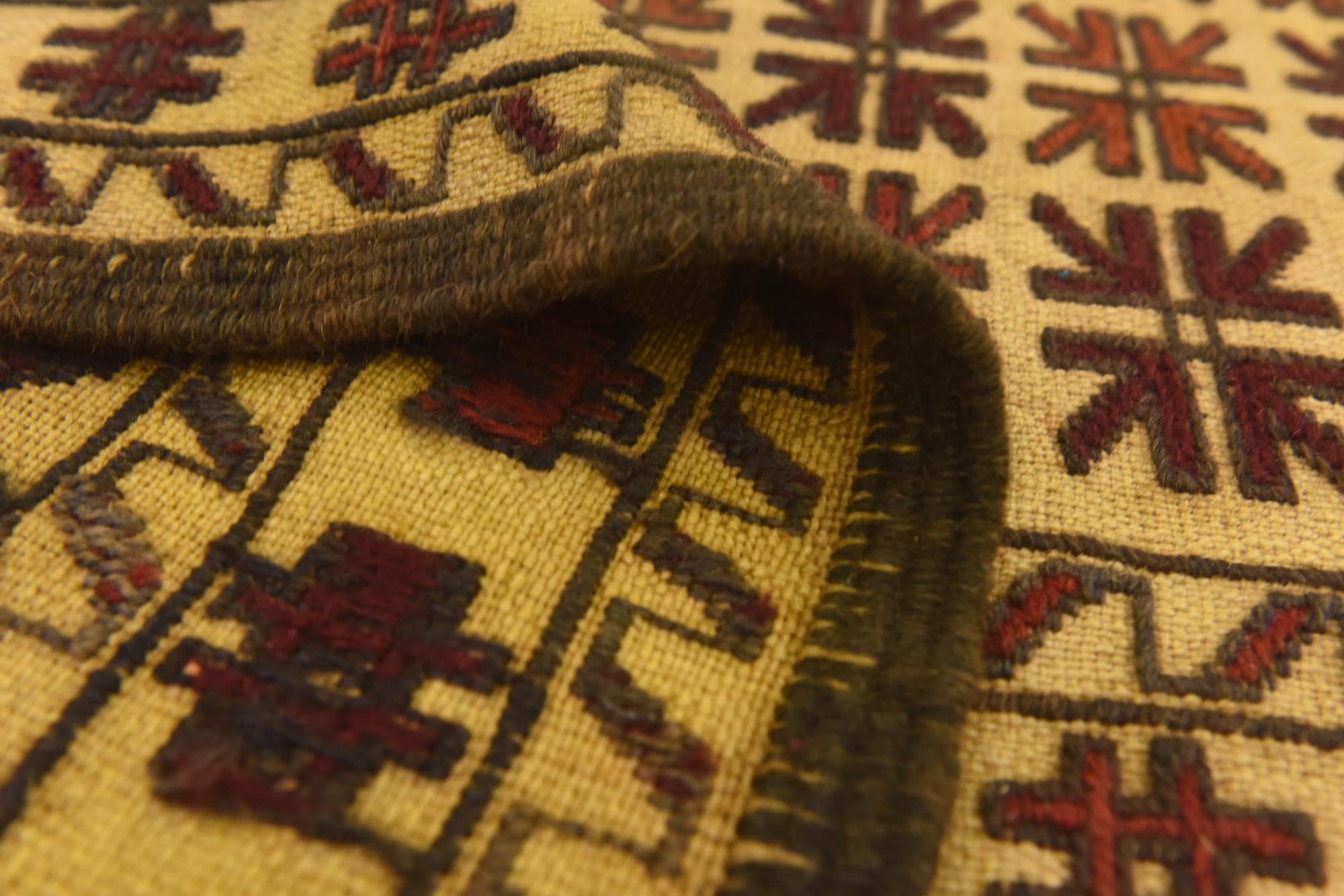 4' x 6' 1 Hand Knotted Sumak Wool Rug