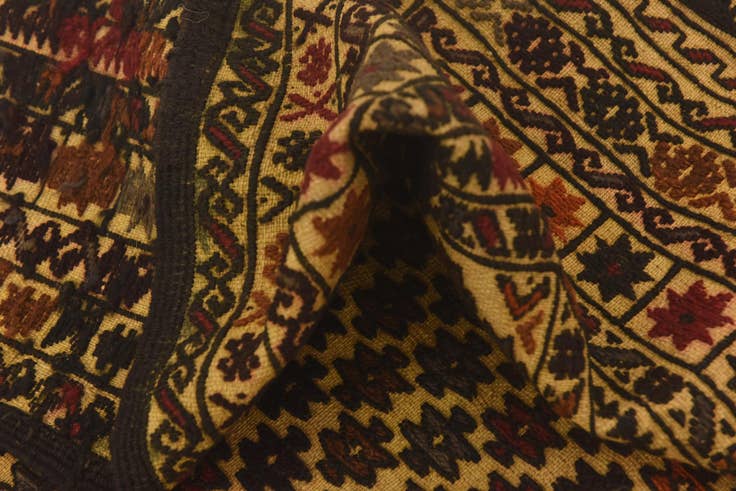 Detail image of 3' 10 x 6' 4 Hand Knotted Sumak Wool Rug