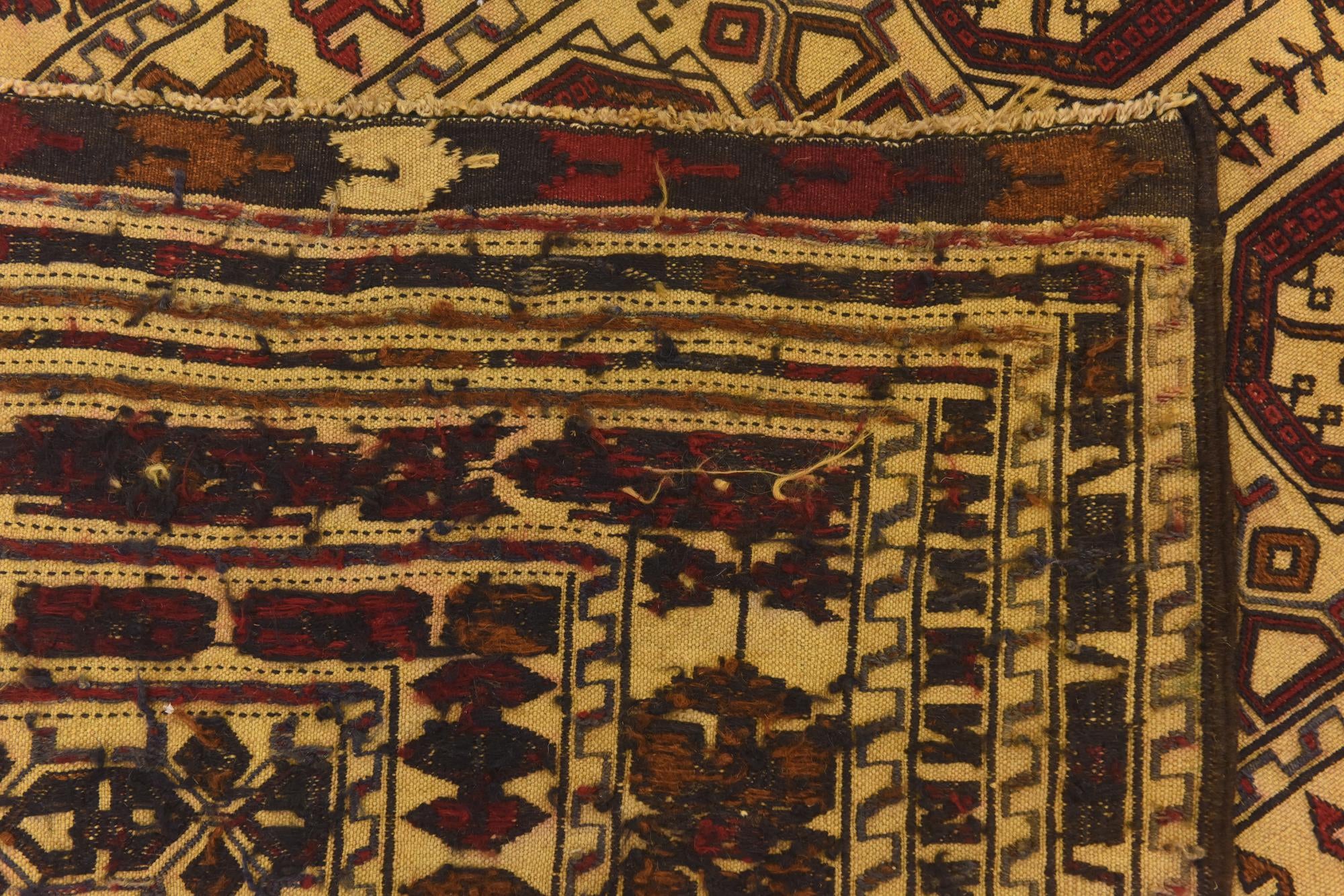 4' 3 x 6' 2 Hand Knotted Sumak Wool Rug