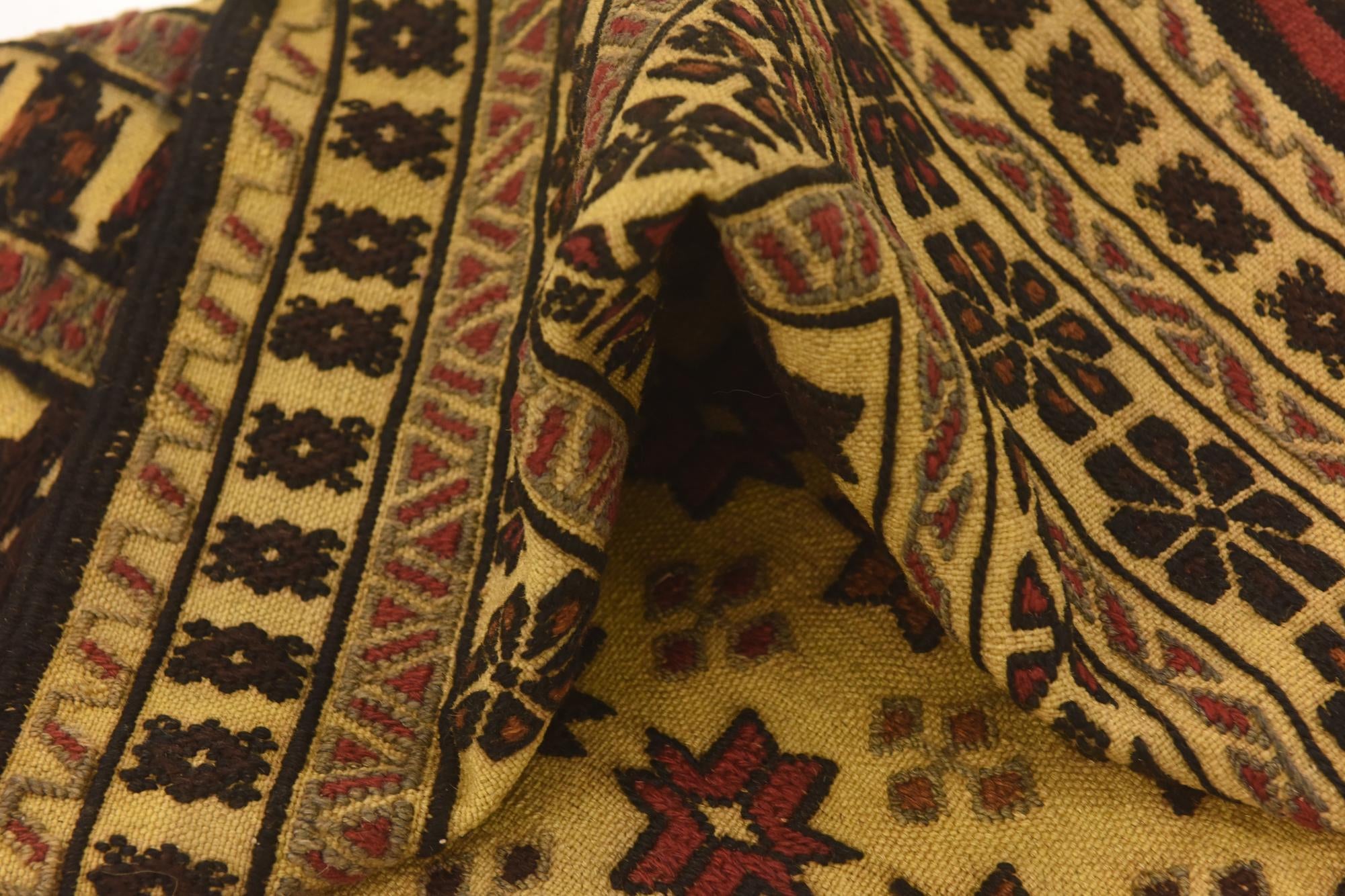 3' 10 x 6' 5 Hand Knotted Sumak Wool Rug