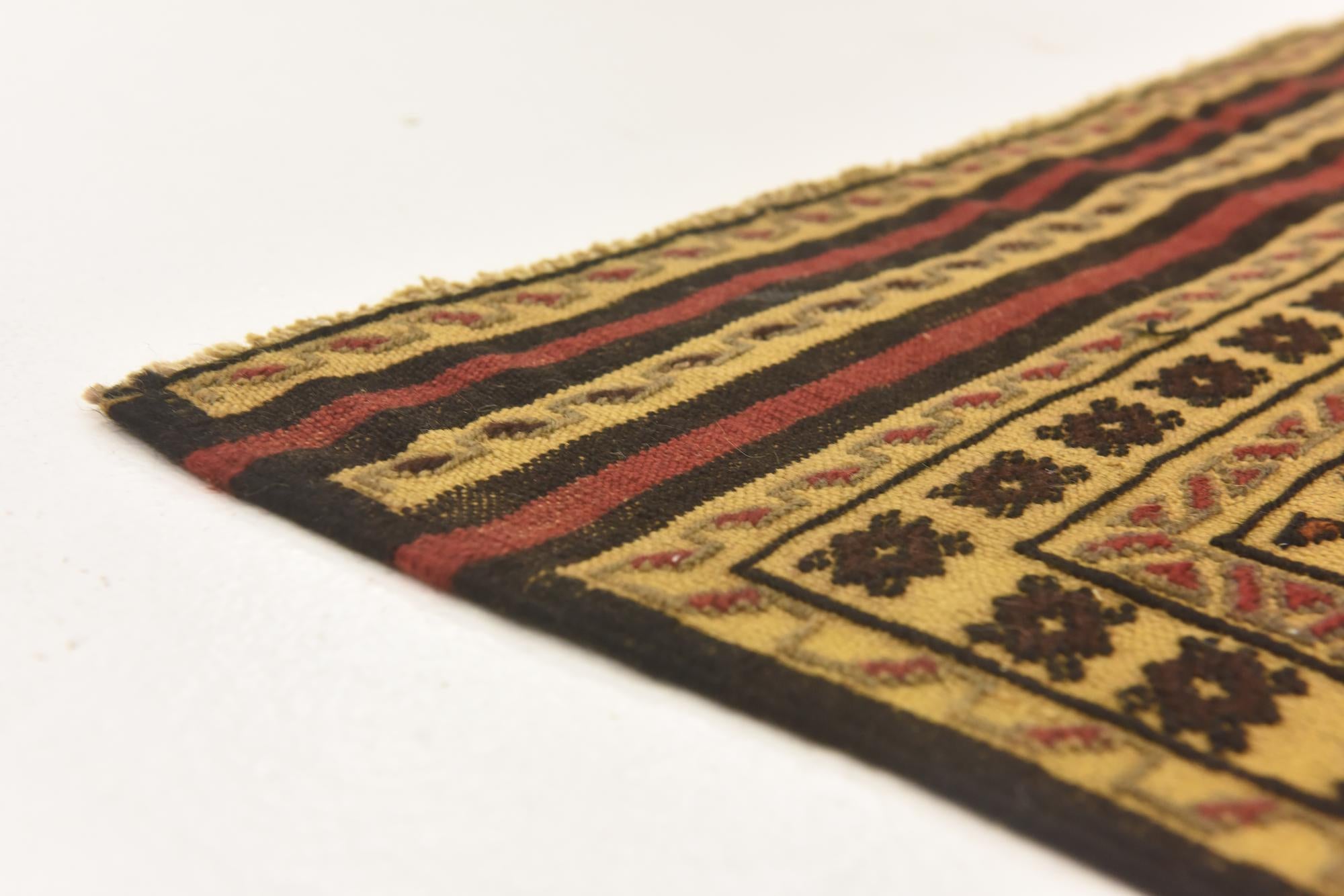 3' 10 x 6' 5 Hand Knotted Sumak Wool Rug