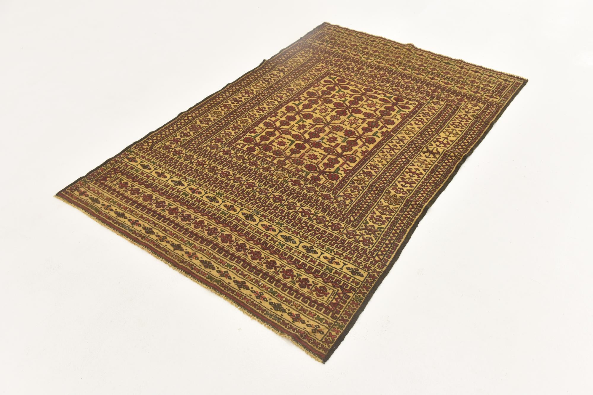 4' 1 x 6' 4 Hand Knotted Sumak Wool Rug