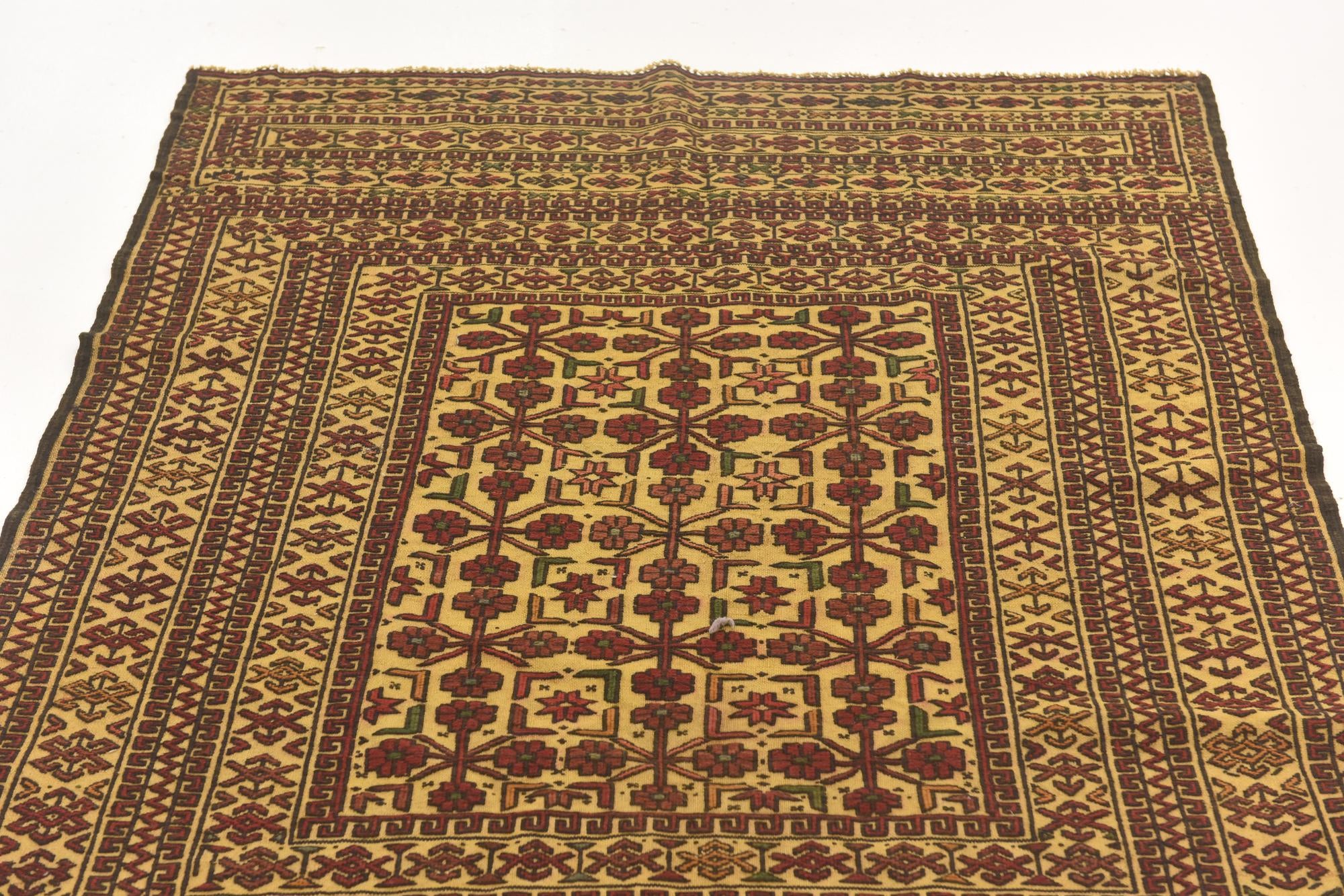 4' 1 x 6' 4 Hand Knotted Sumak Wool Rug