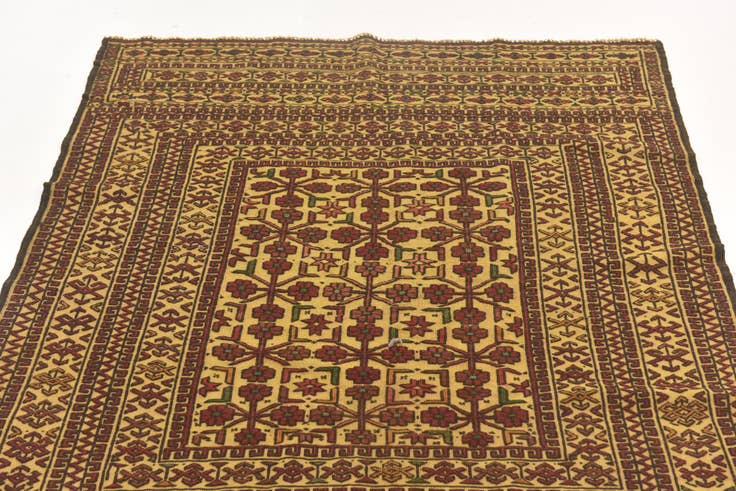 Detail image of 4' 1 x 6' 4 Hand Knotted Sumak Wool Rug