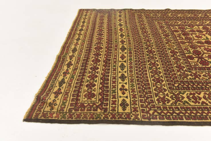 Detail image of 4' 1 x 6' 4 Hand Knotted Sumak Wool Rug