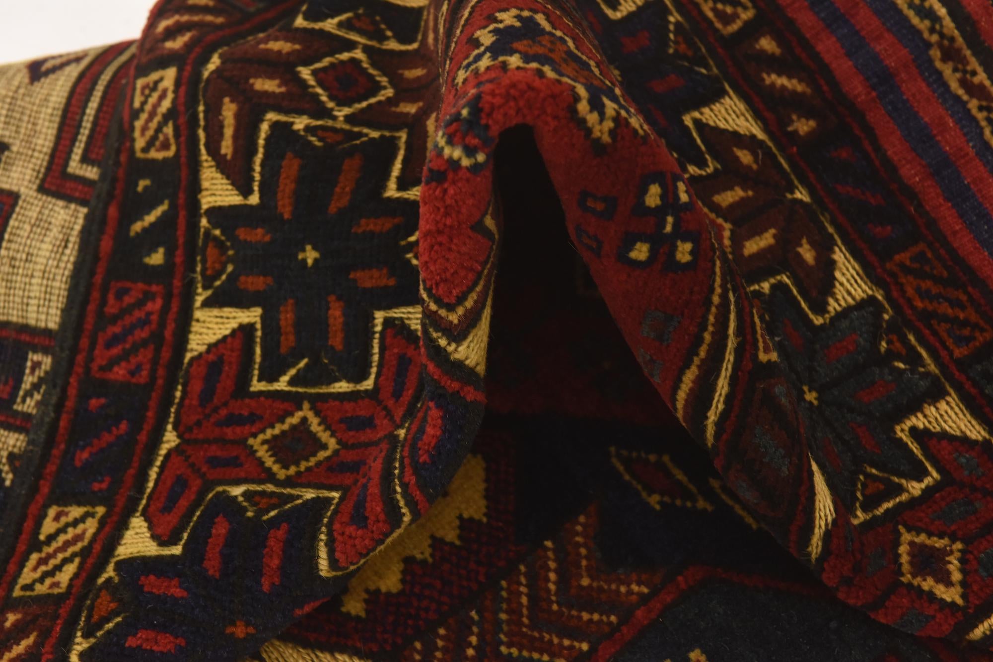 4' 5 x 6' 6 Hand Knotted Sumak Wool Rug