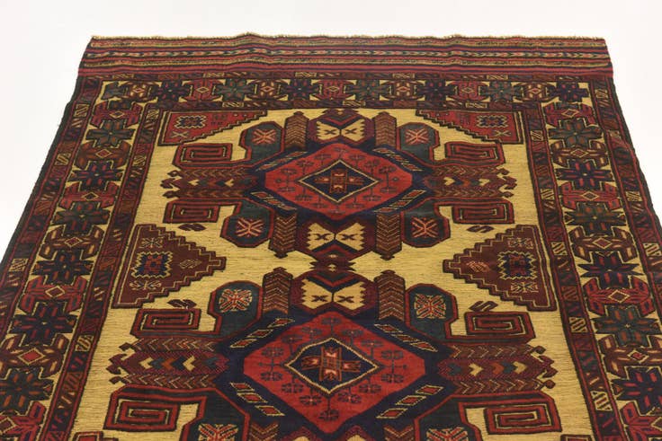 Detail image of 4' 5 x 6' 6 Hand Knotted Sumak Wool Rug