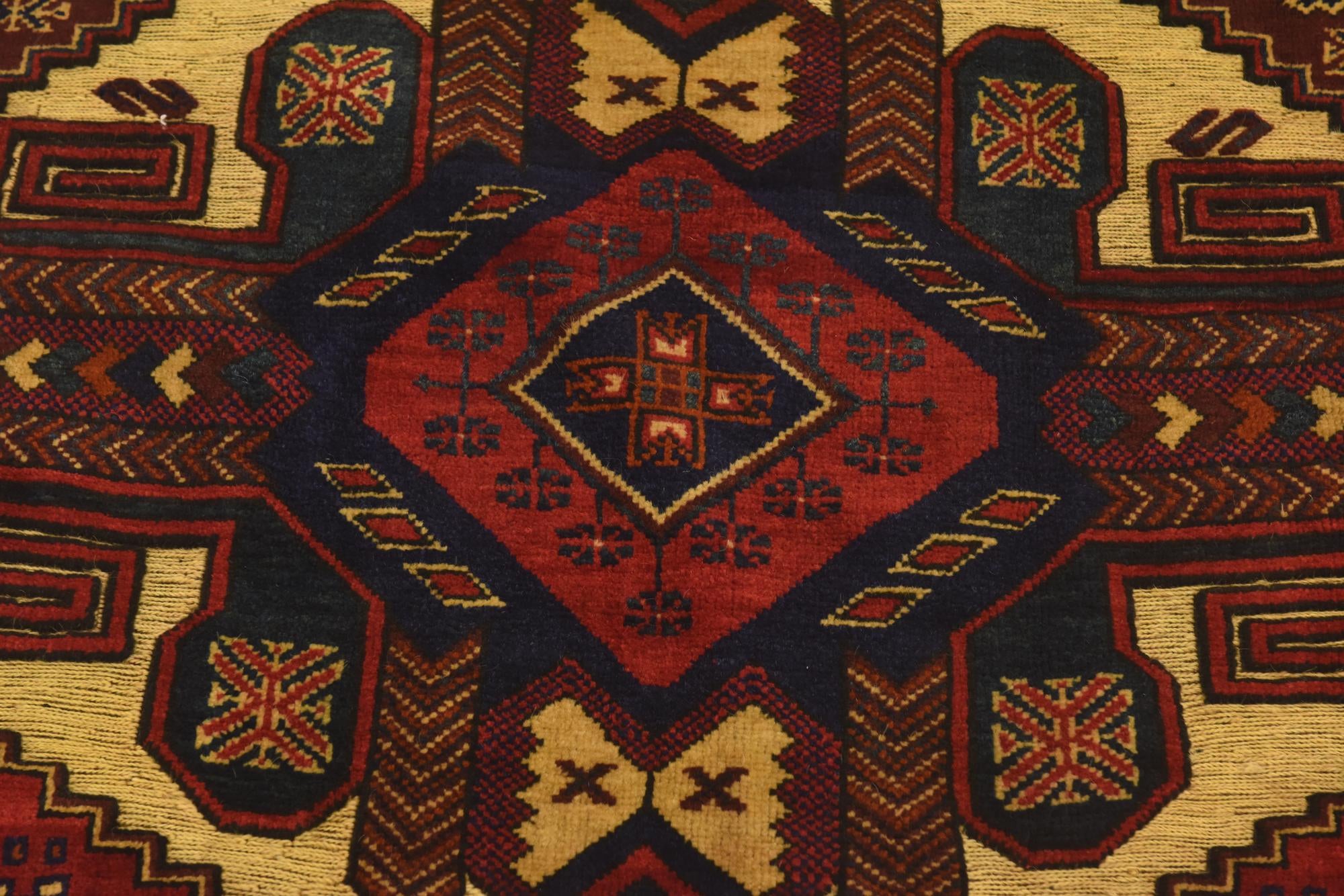 4' 5 x 6' 6 Hand Knotted Sumak Wool Rug