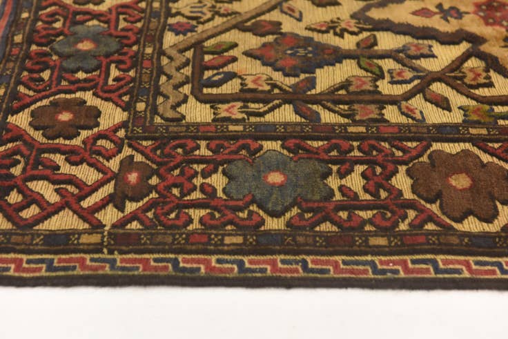 Detail image of 4' 3 x 6' 3 Hand Knotted Sumak Wool Rug