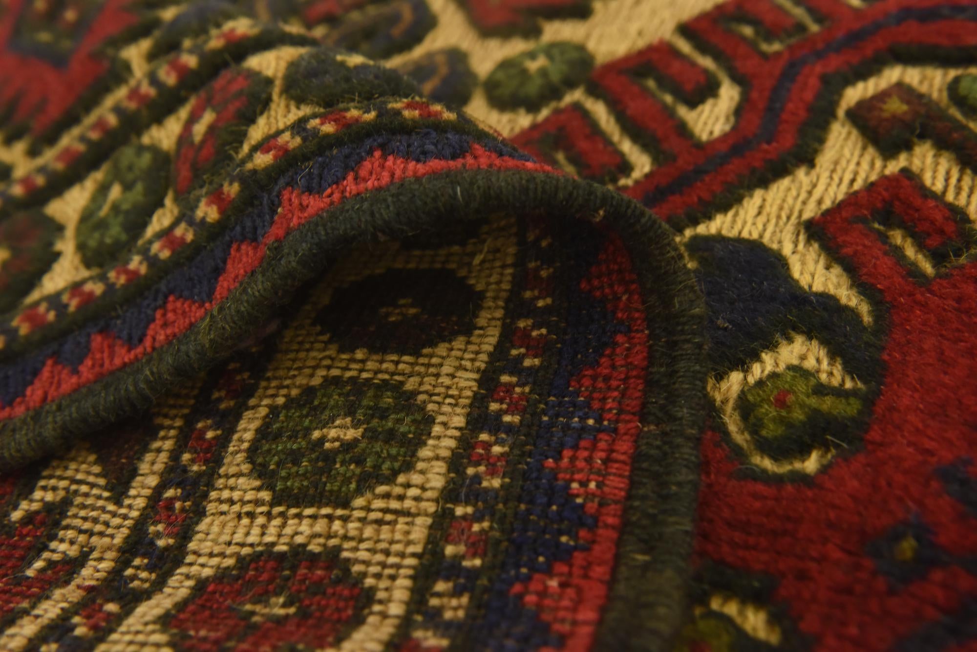 4' x 6' 2 Hand Knotted Sumak Wool Rug