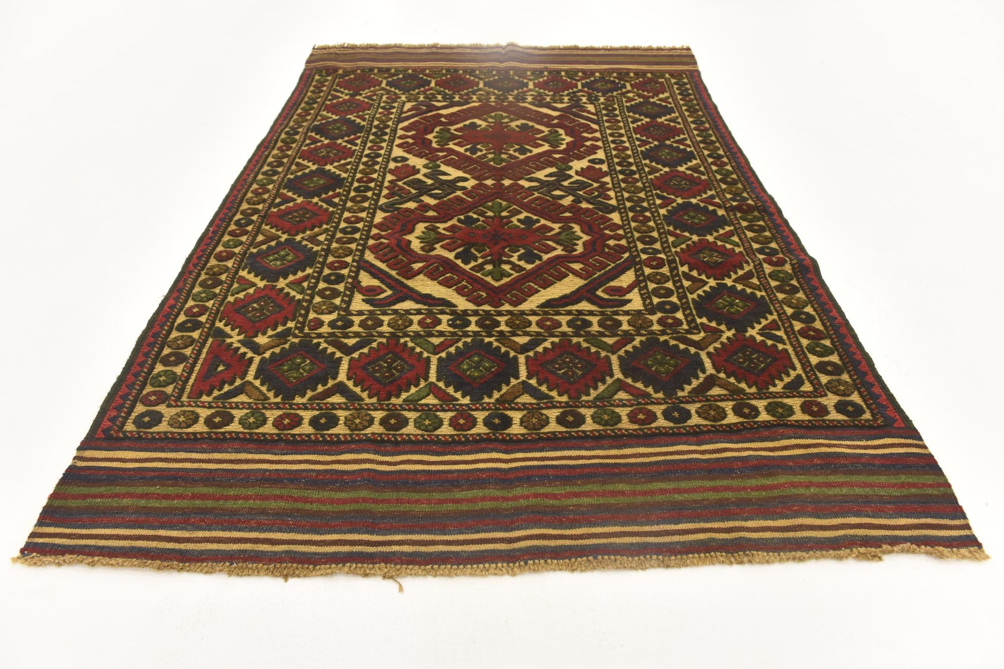 4' x 6' 2 Hand Knotted Sumak Wool Rug