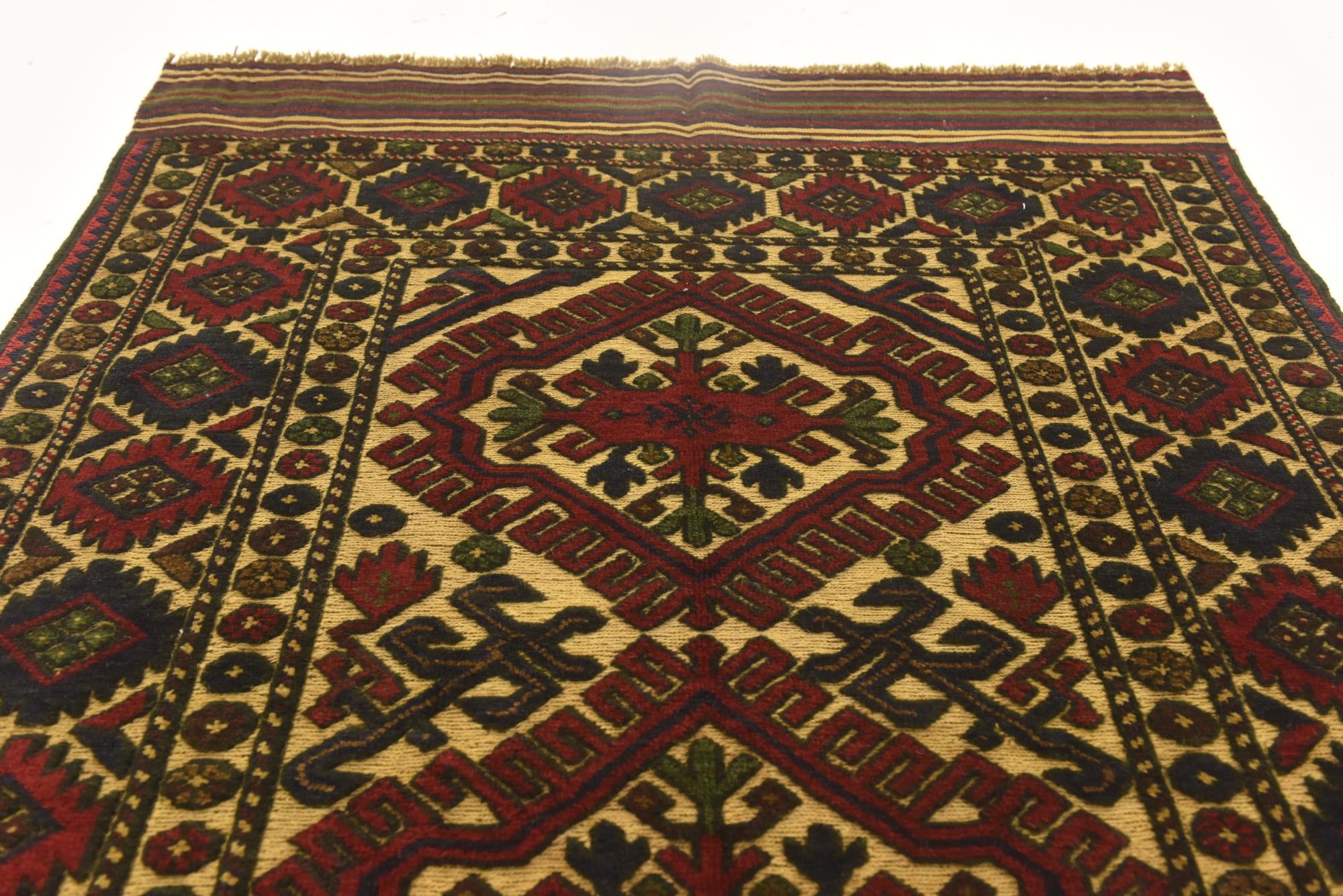 4' x 6' 2 Hand Knotted Sumak Wool Rug