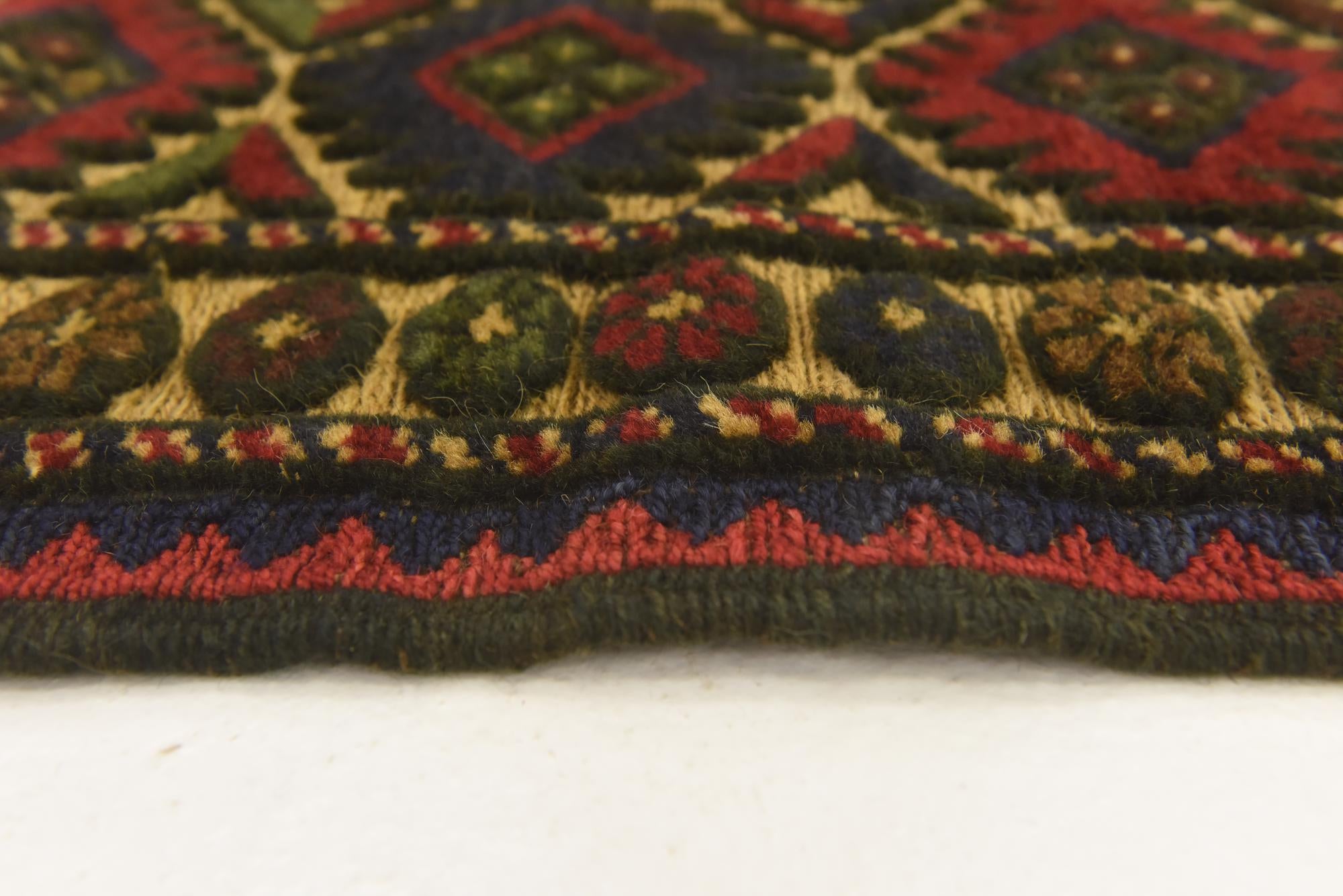 4' x 6' 2 Hand Knotted Sumak Wool Rug