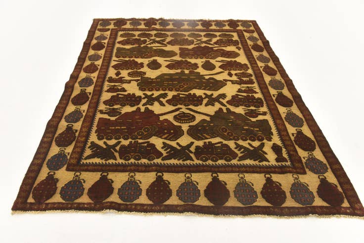 Detail image of 3' 11 x 5' 1 Hand Knotted Sumak Wool Rug